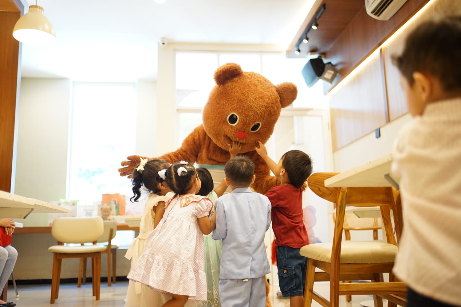 To Meet Cafe Gallery 3